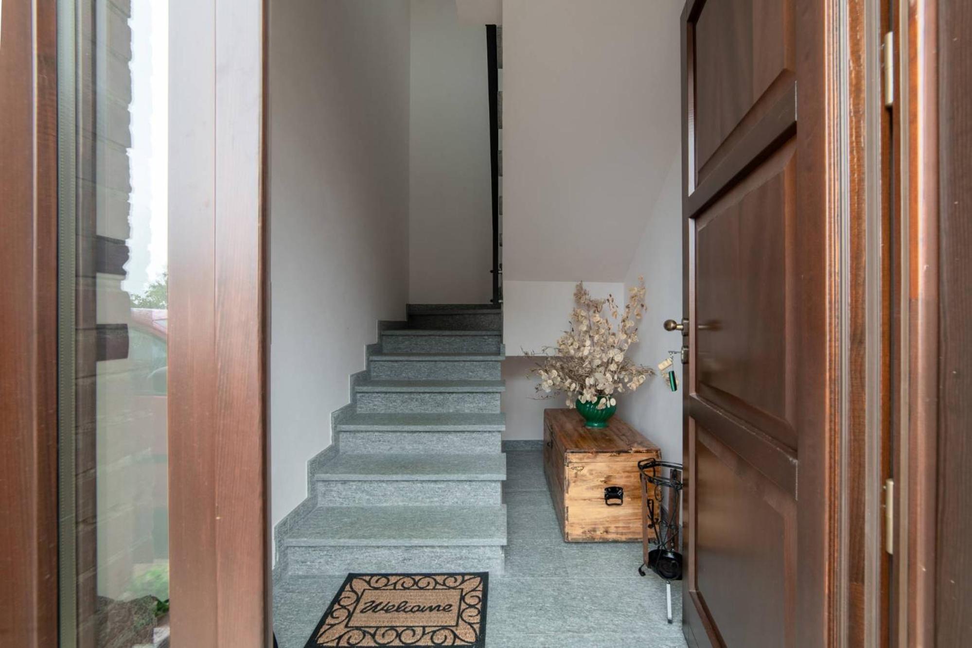 Casa Rubbo - Appartamento In Collina 'Monviso' Alba  Extérieur photo